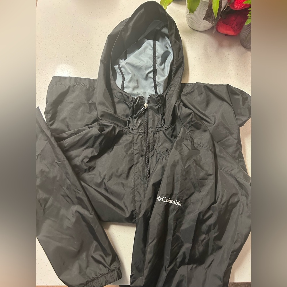 Women’s Columbia rain jacket size large